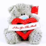 Мишка 20 см держит рамочку в виде сердца с плакатом / Я тебя люблю вот так сильно! (ME TO YOU)